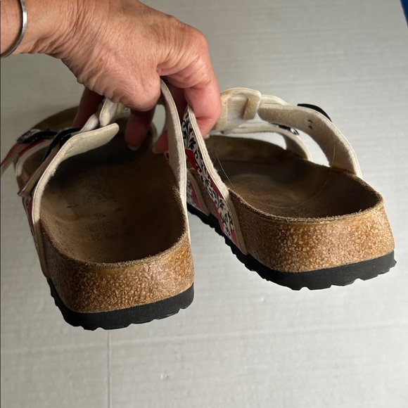 BIRKENSTOCK BIRKIS WHITE STRAPS WITH BLACK VINES AND RED FLOWERS SZ 8 - Picture 5 of 11